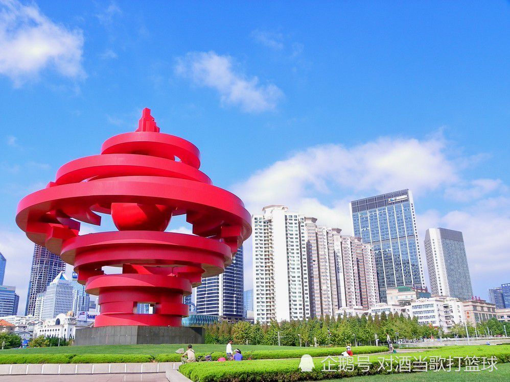 在这些工作完成后国米在转会市场上还会给小因扎吉带来一个礼物：布坎南，他可以填补受伤的夸德拉多在右路留下的空缺。
